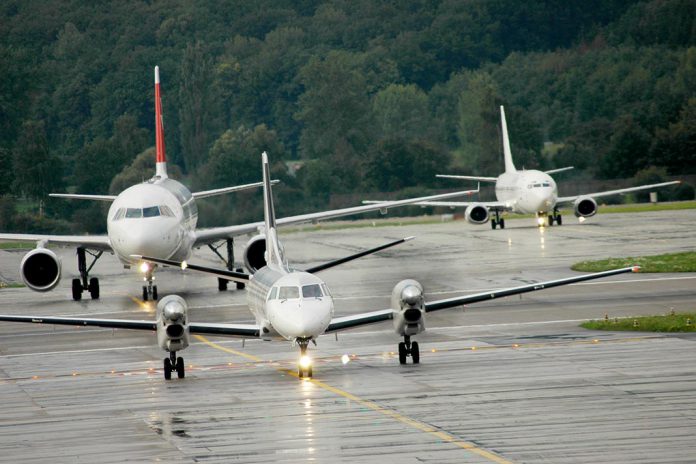 COVID-19: Companhias aéreas libertas de regras para faixas horárias