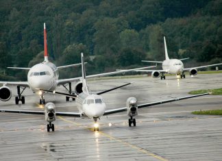 Comissão Europeia define orientações para setor de aviação por falta de combustível devido a crise no Médio Oriente Comissão Europeia define orientações para setor de aviação por falta de combustível devido a crise no Médio Oriente