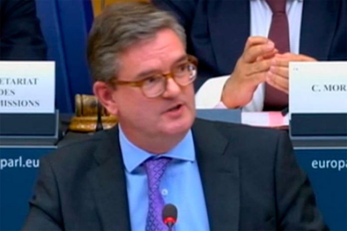 Julian King aprovado no PE para comissário europeu da Segurança