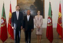 Reis de Espanha visitam Portugal