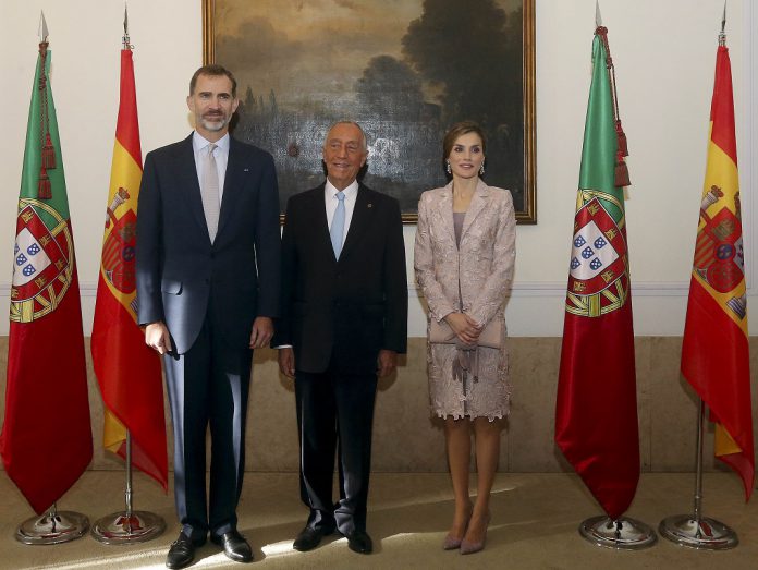Reis de Espanha visitam Portugal