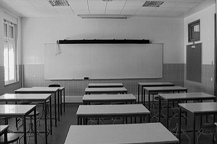 Sindicato Independente dos Professores e Educadores defende encerramento das escolas