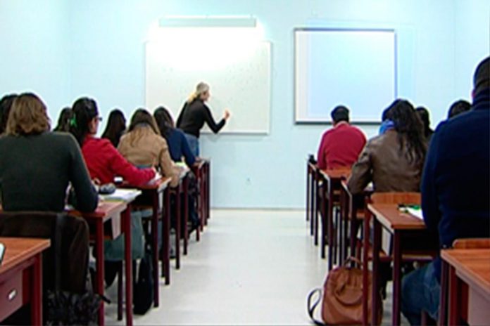 Escolas submetidas a testes rápidos à COVID-19