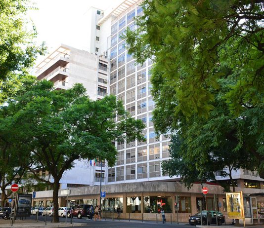 Universidade Aberta vai adquirir para sede o antigo edifício do Ministério da Educação na Avenida 5 de outubro