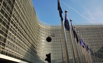 COVID-19: Comissão Europeia liberta mais 122 M€ para investigação e inovação