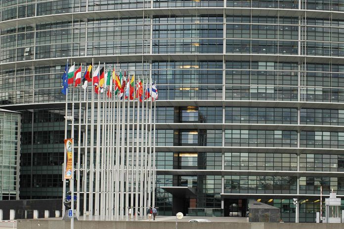 Parlamento Europeu condena ataques entre o Irão e Israel