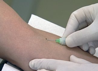 Dispositivo robótico para colher sangue do braço recebe autorização nos EUA