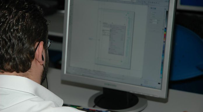 Investigadores estão a utilizar a Inteligência Artificial para projetar materiais eletrónicos orgânicos para dispositivos de última geração