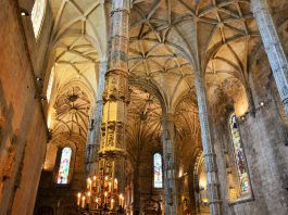 Nave da igreja de Santa Maria de Belém