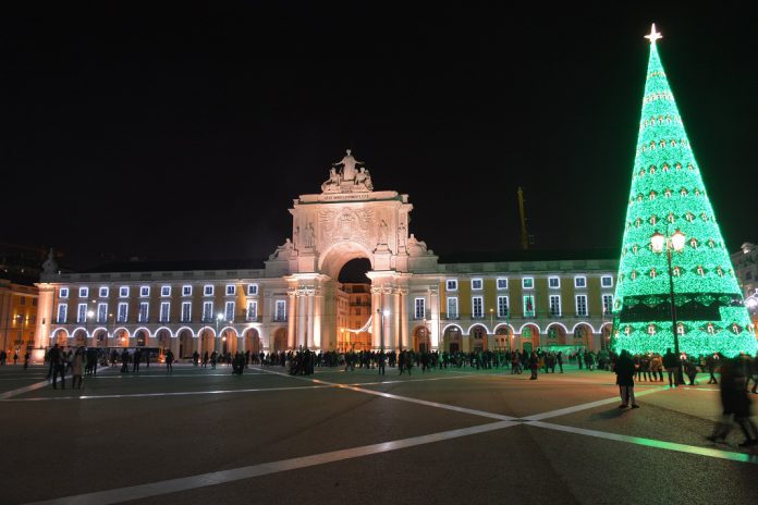 Árvore de Natal na Praça do Comércio em Lisboa