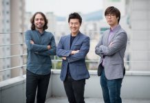 João Igor, presidente da CoolFarm, à esquerda, Jonathan Hwaseong Jeon, CEO da CNTTech, ao centro e Chong Kim, Diretor de Business e Marketing na Coreia do Sul, à direita