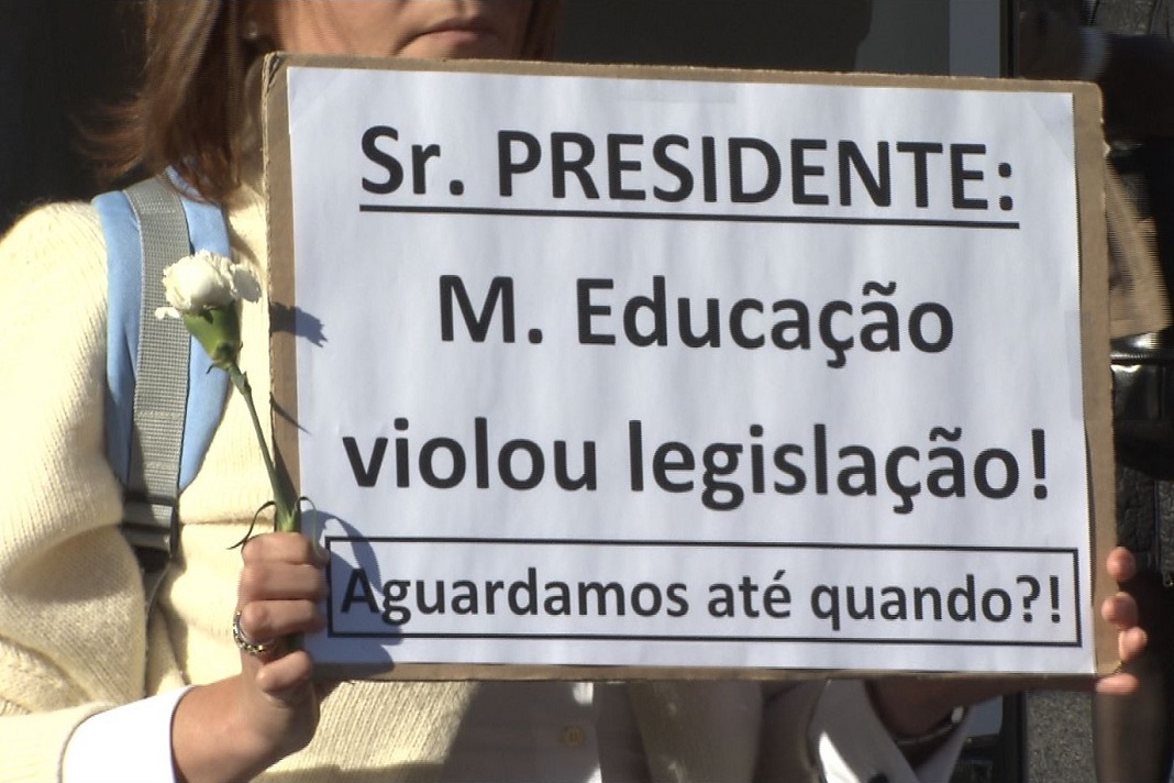 Professores manifestam-se no Dia da Restauração