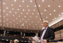 Jean-Claude Juncker, Presidente da CE, presenta o Livro Branco sobre o Futuro da Europa no Parlamento Europeu