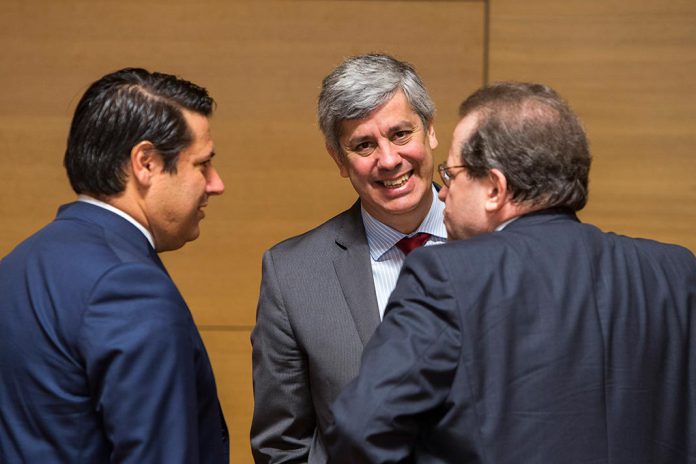 Mário Centeno, Ministro das Finanças, (ao centro), no ECOFIN