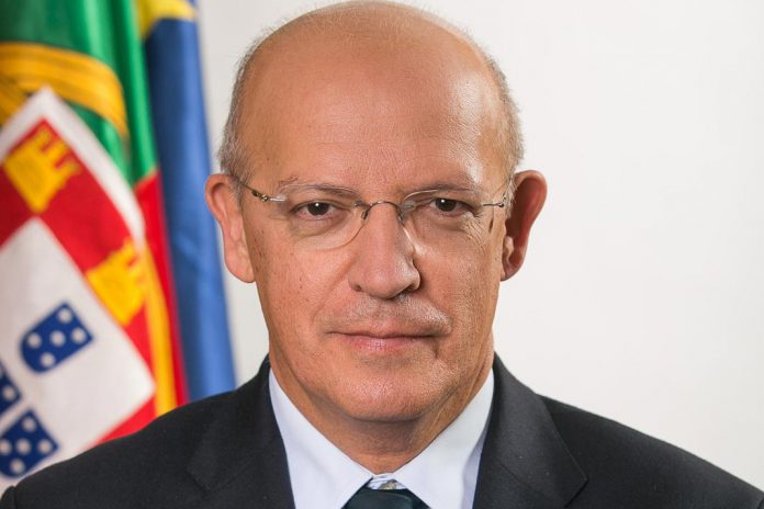Ministro dos Negócios Estrangeiros português na bienal de Luanda