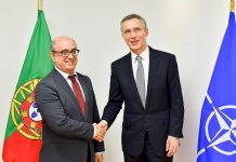 Azeredo Lopes, Ministro da Defesa Nacional, à esquerda e Jens Stoltenberg, Secretário-geral da OTAN, fevereiro de 2016