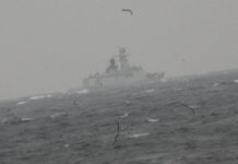 Força naval chinesa em águas sobre jurisdição portuguesa