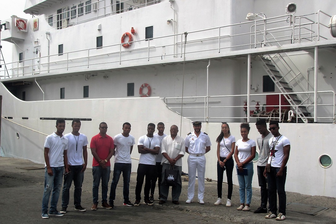 Navio Hidrográfico da Armada 'D. Carlos I', em Cabo Verde