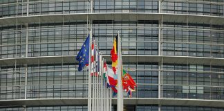 Eurodeputados condenam intenção dos EUA de aplicar sanções ao TPI Eurodeputados condenam intenção dos EUA de aplicar sanções ao TPI