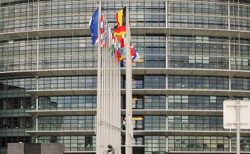 Eurodeputados na visita à China defenderam um comércio eletrónico sustentável, concorrência leal e segurança dos produtos