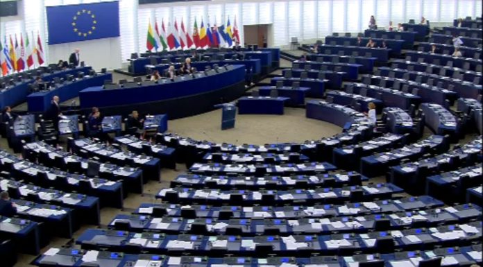 Parlamento Europeu aprova regras orçamentais menos rígidas para défices excessivos