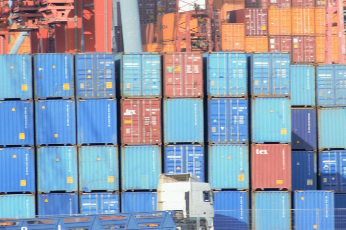 OMC: UE ganha litígio com Rússia sobre veículos comerciais ligeiros