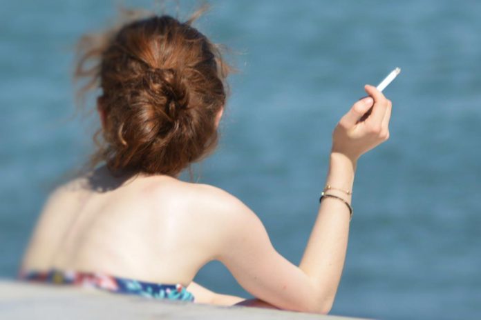 Pneumologistas alertam para riscos de novas formas de consumo de nicotina e pedem medidas para proteger os adolescentes Pneumologistas alertam para riscos de novas formas de consumo de nicotina e pedem medidas para proteger os adolescentes