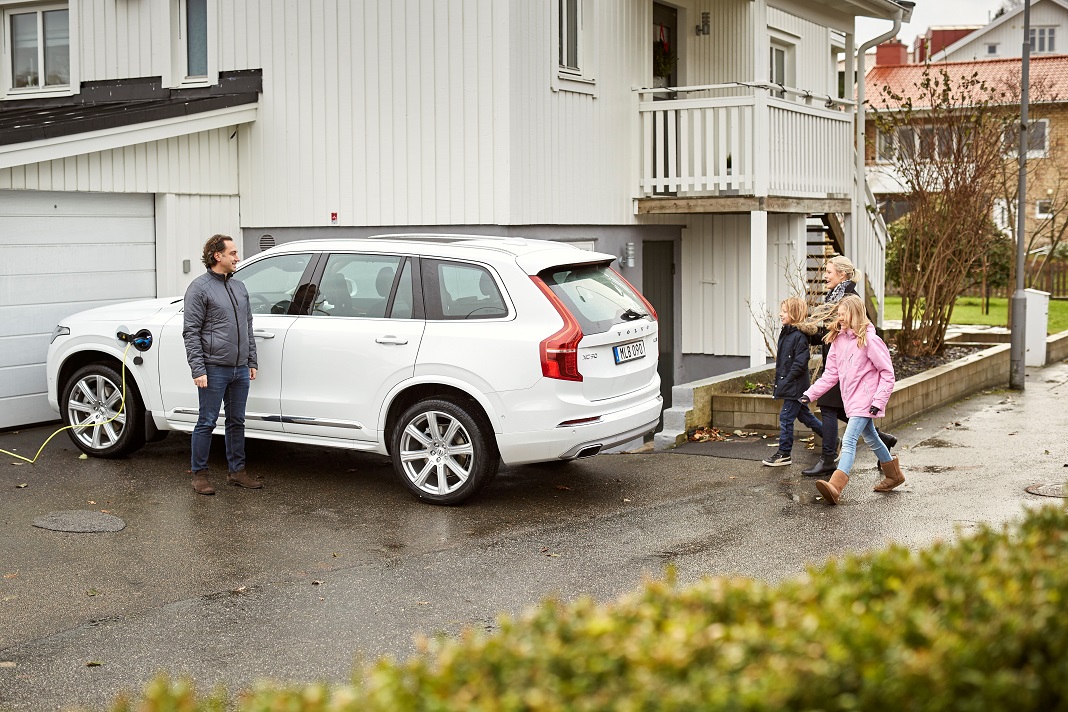 Família Simonovski participa no projeto 'Drive Me' da Volvo Cars