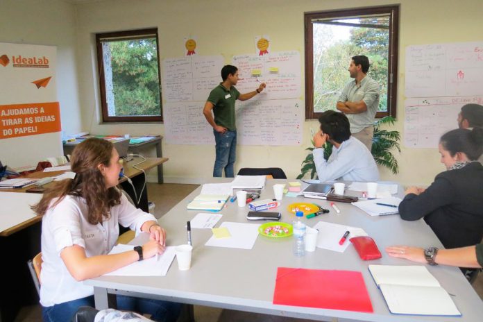 Equipa no IdeaLab, na Universidade do Minho