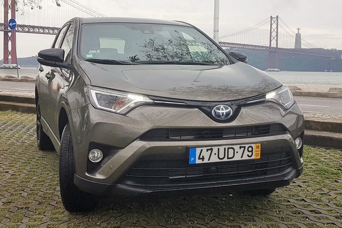 RAV4 2.5 HSD Pure Dark