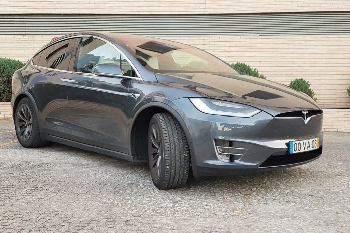 TESLA X 100 P100D