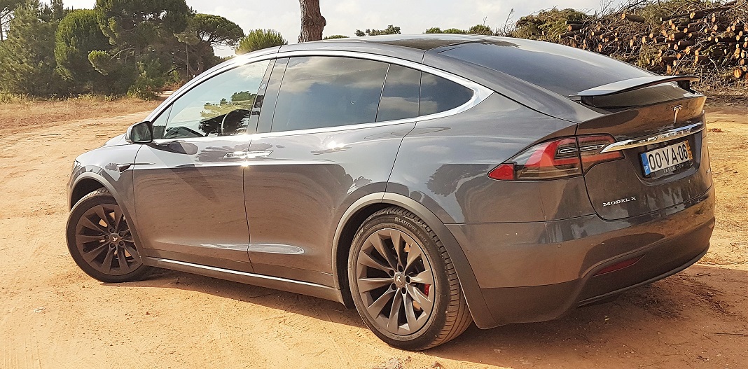 TESLA X 100 P100D