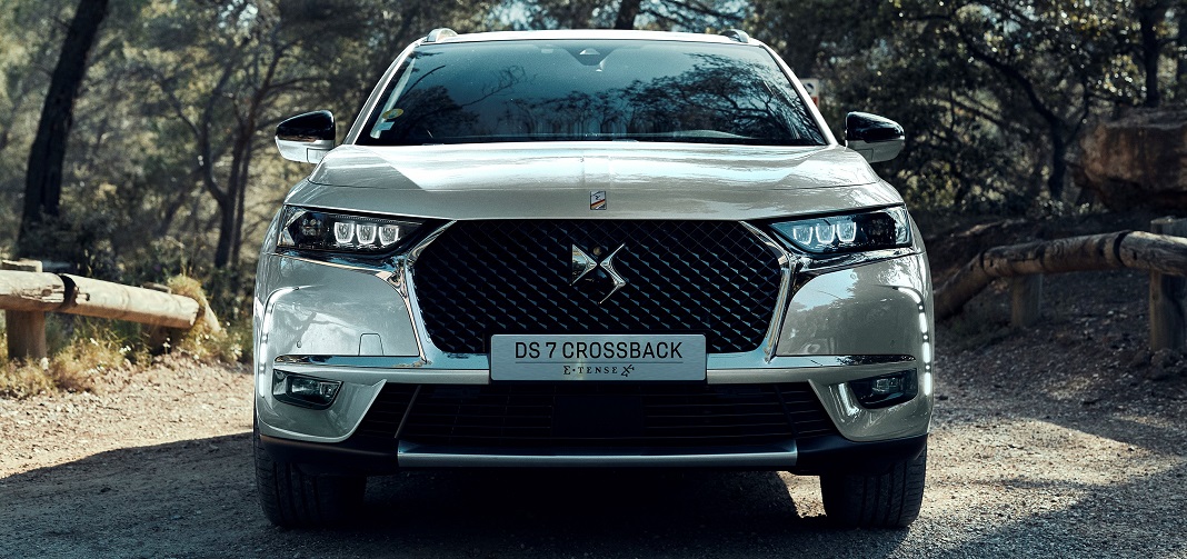 DS 7 CROSSBACK E-TENSE 4x4 - híbrido