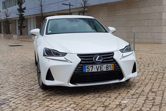 Lexus IS300h: o que há de novo no renovado modelo