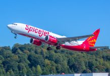 Boeing entrega primeiro avião 737 MAX à SpiceJet.