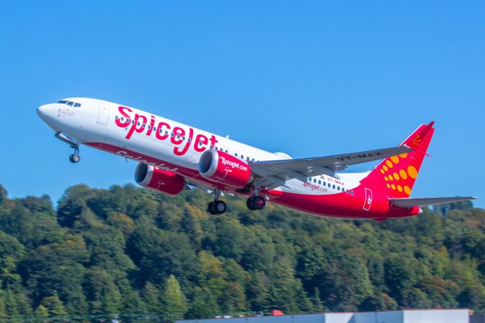 Boeing entrega primeiro avião 737 MAX à SpiceJet.