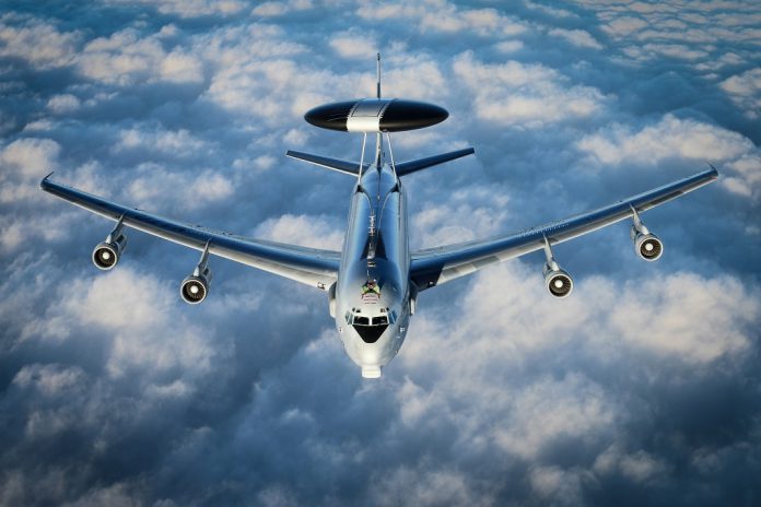 Boeing conclui atualizações da frota de AWACS da NATO