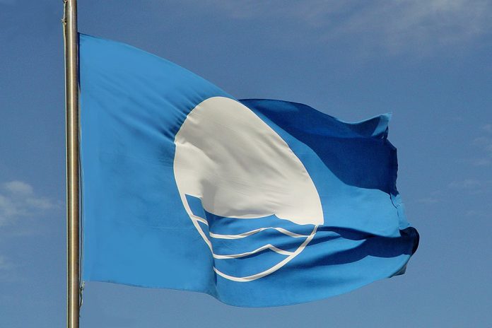 Matosinhos hasteia Bandeira Azul na Praia da Agudela
