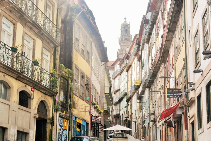 Níveis de endividamento e envelhecimento da população são desafios na União Europeia Níveis de endividamento e envelhecimento da população são desafios na União Europeia