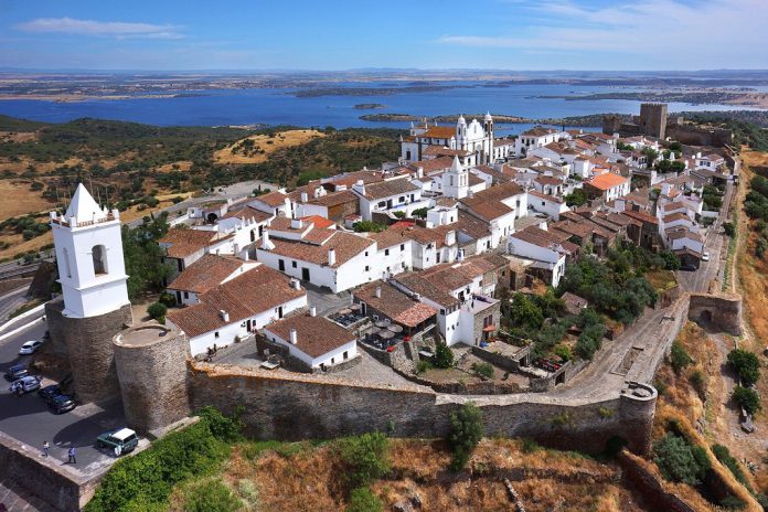 Monsaraz Museu Aberto enche vila medieval de cultura