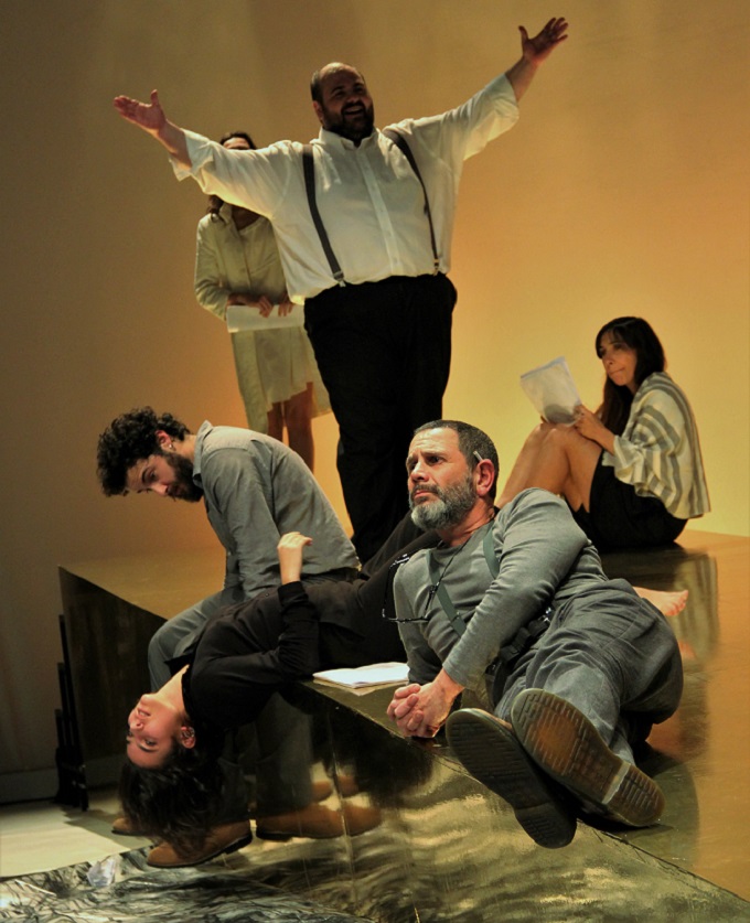 ‘150 Milhões de Escravos’ no Teatro da Trindade