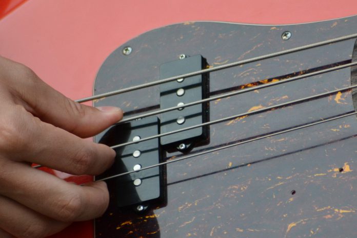 Concerto a Carlos Paredes no Festival de Guitarra de Santo Tirso Concerto a Carlos Paredes no Festival de Guitarra de Santo Tirso