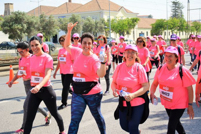 Corrida da Mulher enche avenida Brasília em Lisboa