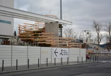 Construção da passagem superior de peões do novo Museu dos Coches