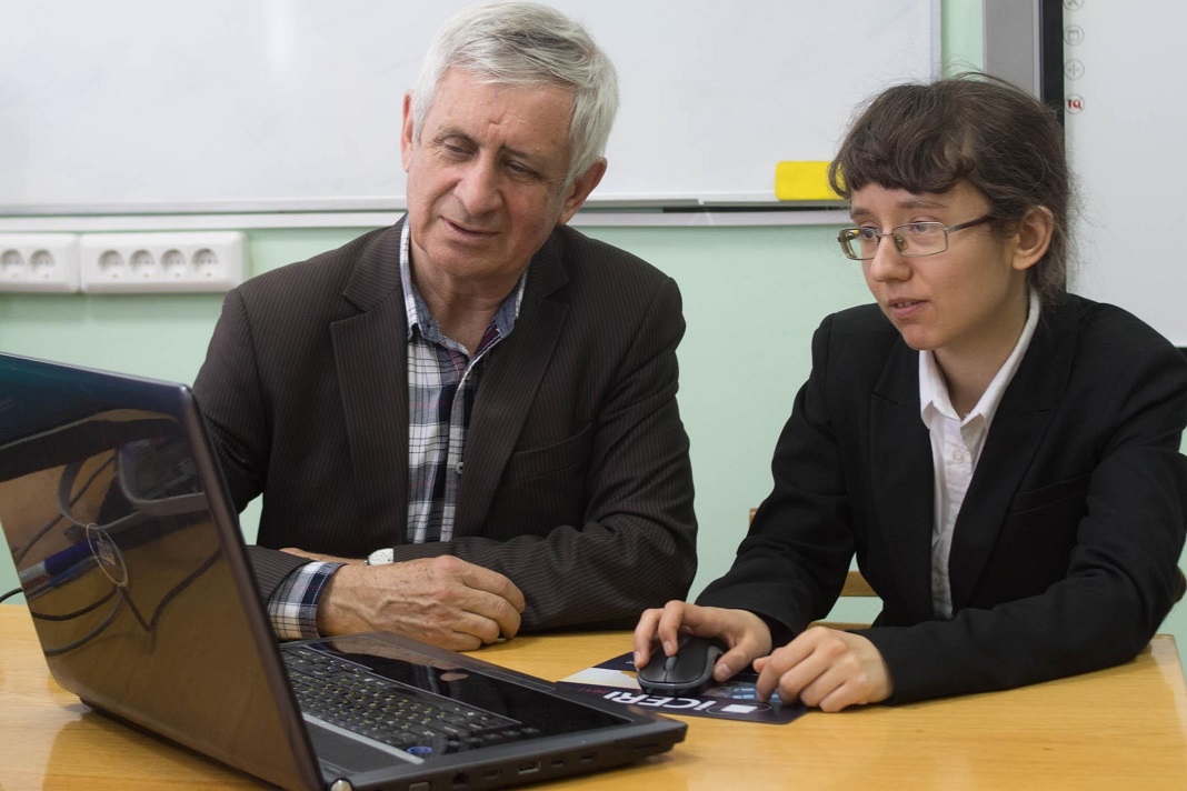 Dmitrii Katsai e Tatiana Isupova, Universidade Pública de Sul do Ural, em Chelyabinsk