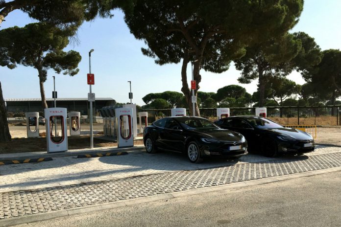 Tesla tem uma nova estação de Superchargers em Alcácer do Sal