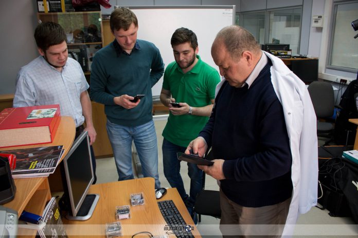 Cientistas russos aumentam velocidade da Internet até uma vez e meia