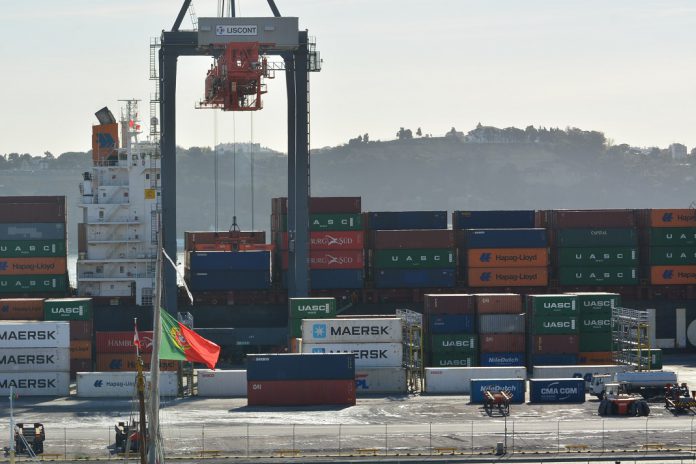 Exportações crescem em janeiro 9,6%