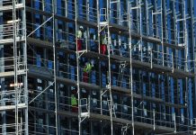 Investimento em imobiliário comercial cresce 28% em 2024 para 2.170 milhões euros