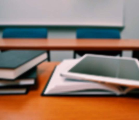 Análise da UE sobre resultados do PISA 2025 confirmam declínio nas competências básicas dos jovens europeus Análise da UE sobre resultados do PISA 2025 confirmam declínio nas competências básicas dos jovens europeus